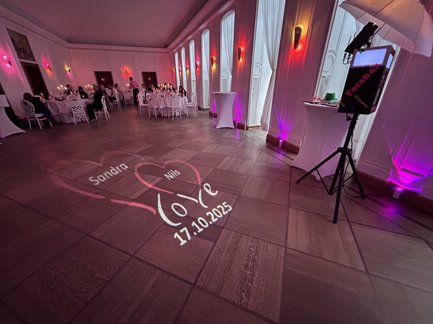 Hochzeitsfeier mit DJ und Fotobox im Landhaus Hubertus Berlin