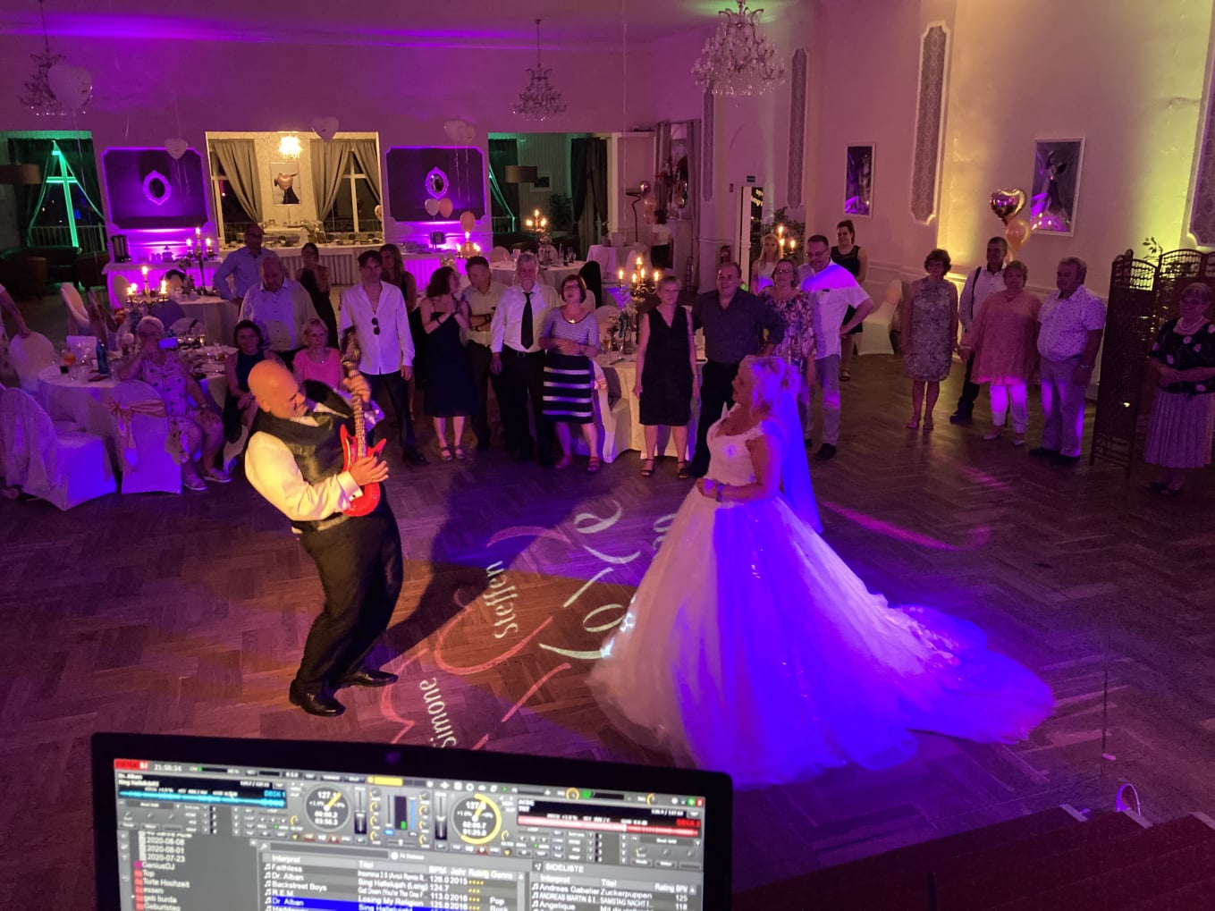 Hochzeitstanz von Simone und Steffen in der Tanzschule Allround Dallgow-Döberitz mit Hochzeits DJ Acki