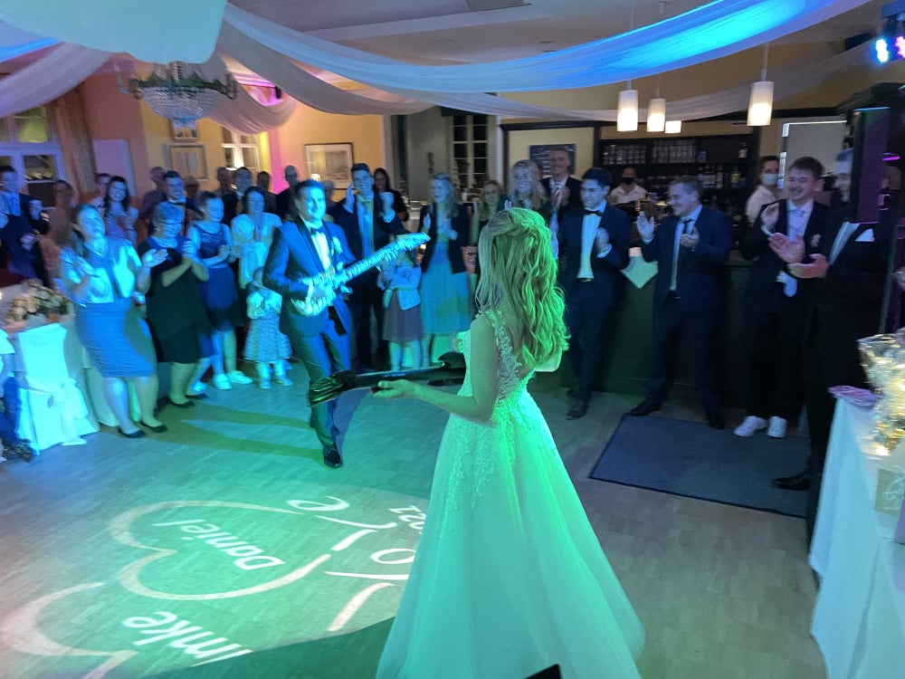 Hochzeitstanz am Werbellinsee – Hochzeit im Café Wildau mit DJ und Technik